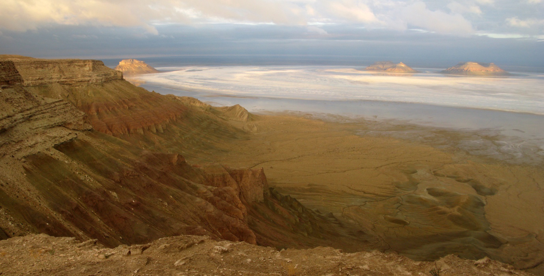 Chink cliffs, sors, and inliers